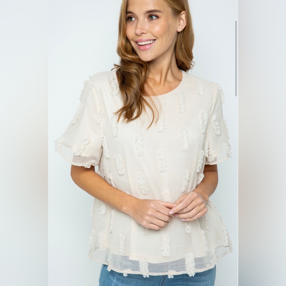 Lucy Avenue Textured Cream Blouse